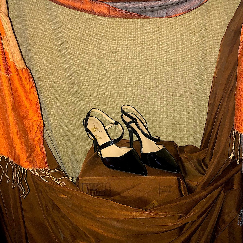 Beautiful sling back shoes!